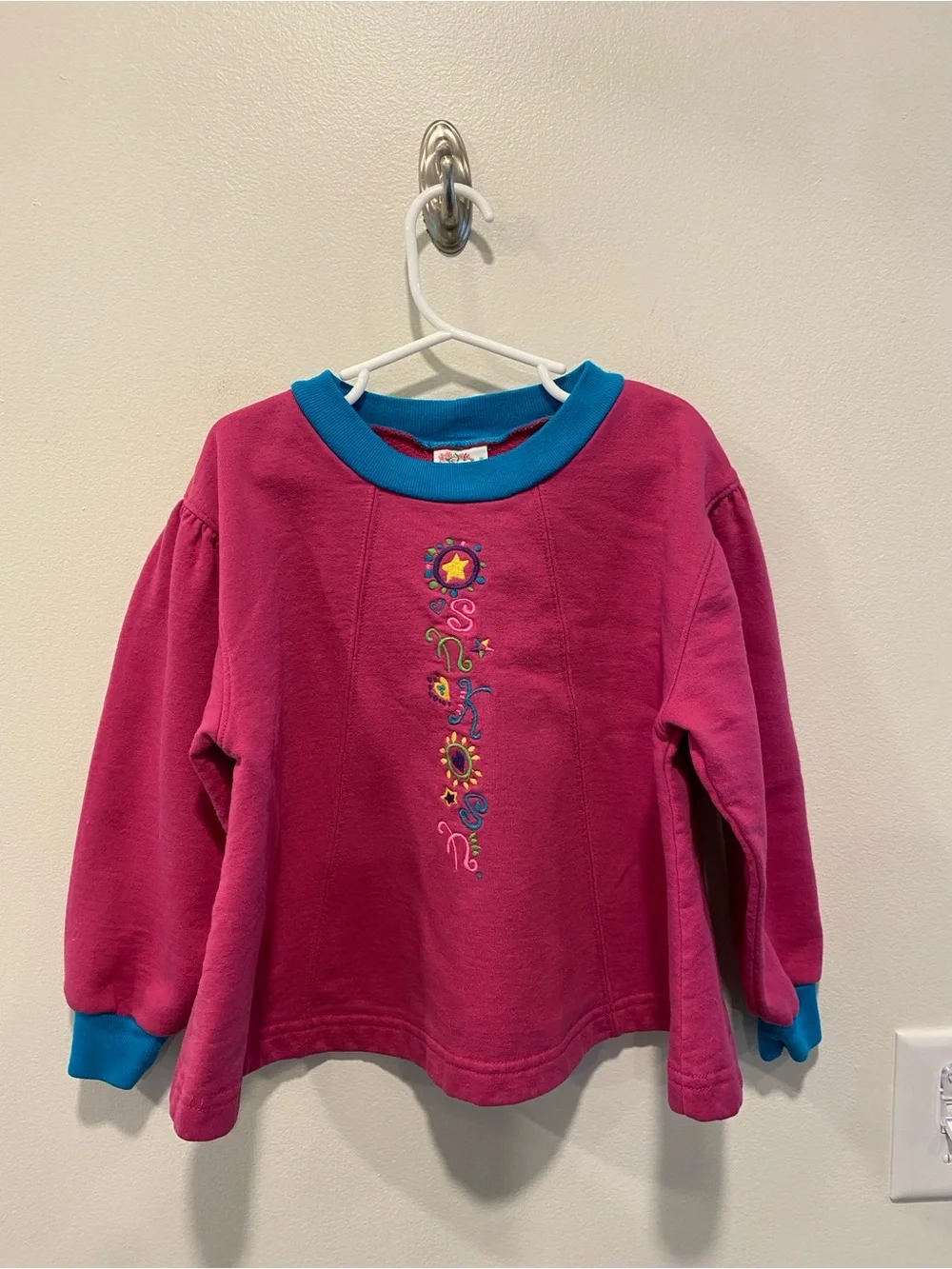 Vintage OshKosh B’gosh Girls Sweatshirt embroidered logo size 6 magenta 90s